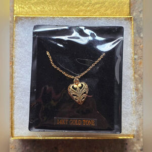 Vintage Gold Tone Filigree Heart Pendant Necklace NWT